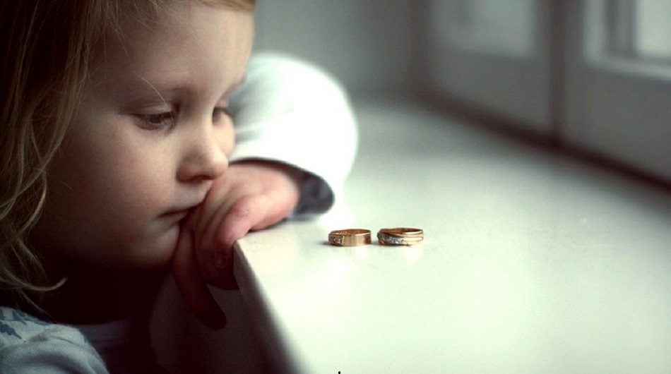 چگونه به کودک یا نوجوانم بگویم که طلاق گرفته‌ام؟