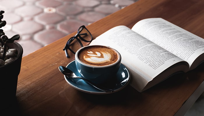 کتابِ‌ خوب بخوانیم