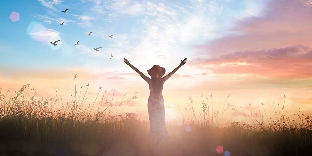 10 ویژگی زنان توانمند از دکتر احمد حلت