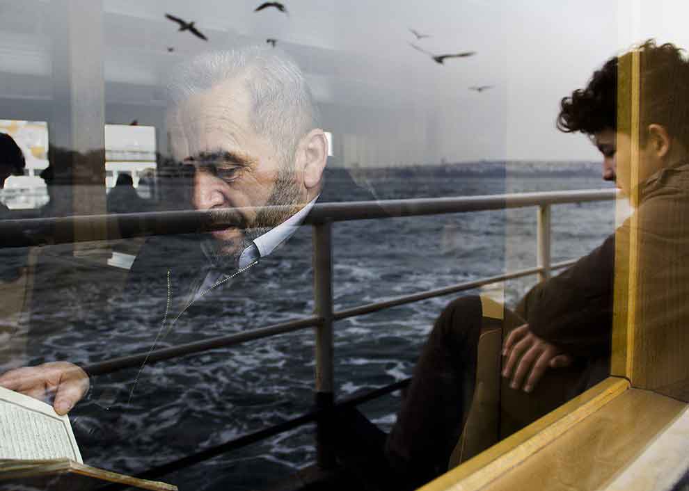 لحظه‌ای شاد، لحظه‌ای غمگین